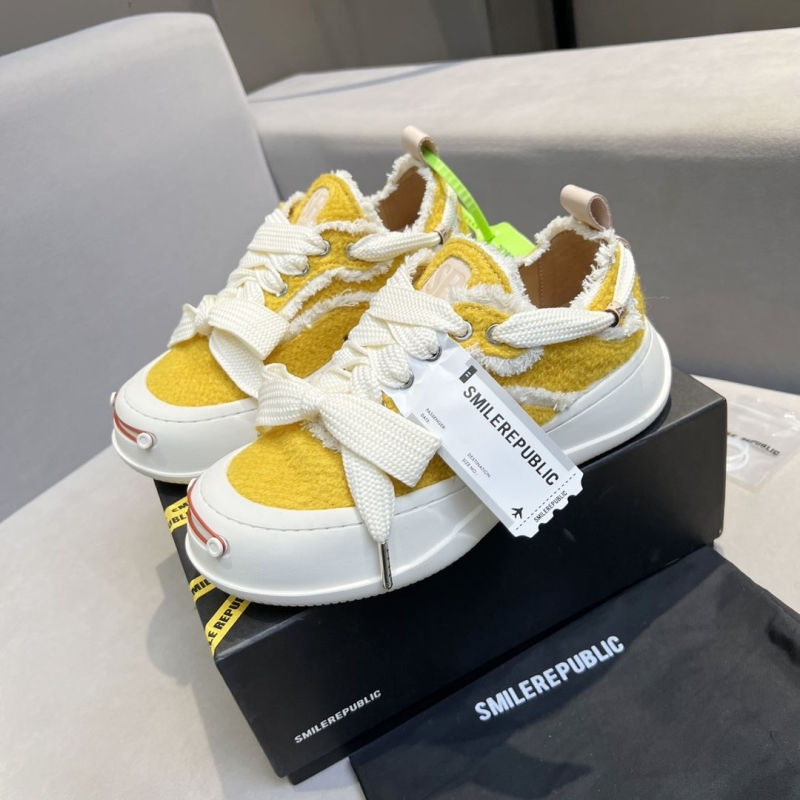 Smilerepublic Canvas Shoes